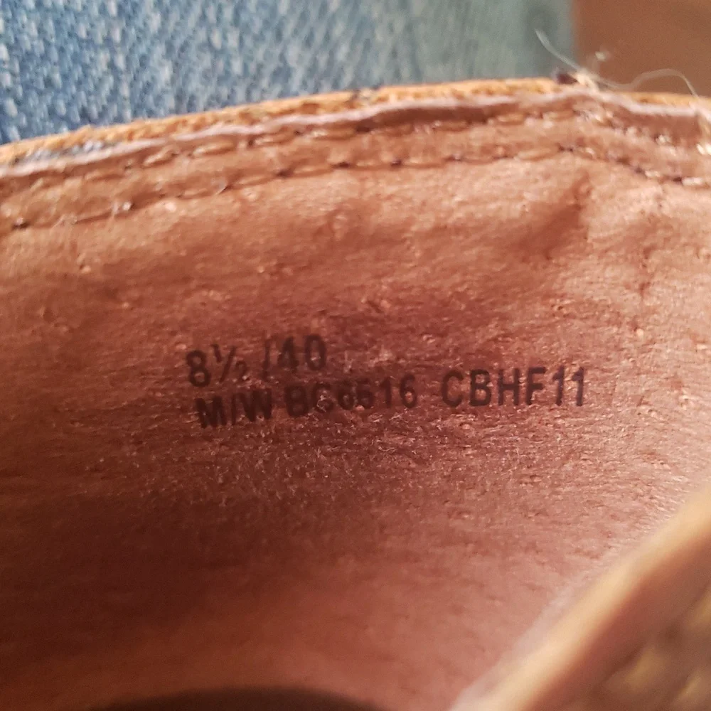 BØC Brown Leather Two Buckle Booties Size 8.5